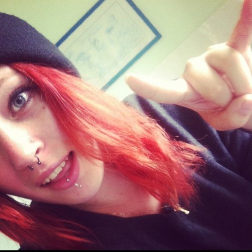 NeverSayTay's profile picture. Fuck.
Take me away, take me beyond the horizon and the sea.