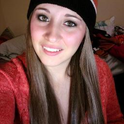 living the life i love 
junior in college
in the best relationship =)