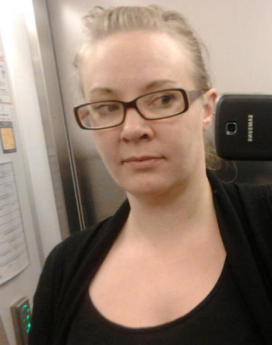 petramalin's profile picture. Feminist, fyrabarnsmorsa, hypokondriker, gillar brun mat och är bara vän med snygga människor.