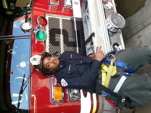 im a firemen an I love what I do...single looking for a wife...no kids...hard working