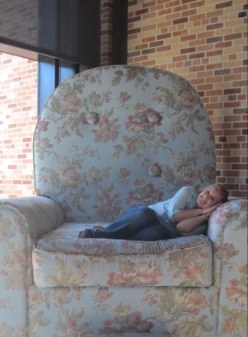 EFN131's profile picture. Loving #London but love to get out! #history #travel #food