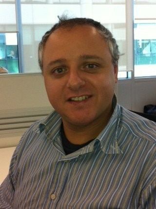 Like to cook, IT Developer, Can take photos, Father of 3 boys.