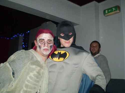 Down to earth Lad who love have a laugh with mates and enjoy a good party and love going out and getting drunk !
