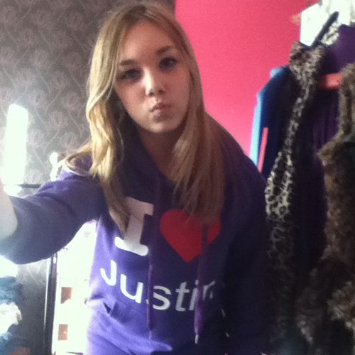 #Love my familllyy and Frendss #1 130413riiJBgelderdome.; #Bieberfever #Belieber #Justin ;;loveyouusissxD '' #TeamSwagg #TeamHenkDeSteen ''.,