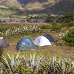 Campamentos, excursiones y aire libre.