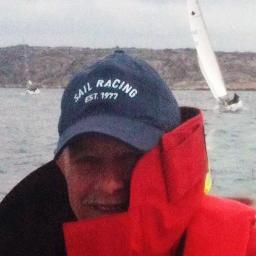 Jævla sosialist. Engasjert i det som skjer. Synes kvaliteten på journalistikk taper seg år om år. Hobby: seiling og dykking. Stolt medlem av #kokosbollegjengen