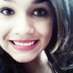 • Não me leve a sério, Me leve a Londres com a @Flaviellysudan_ LOL
