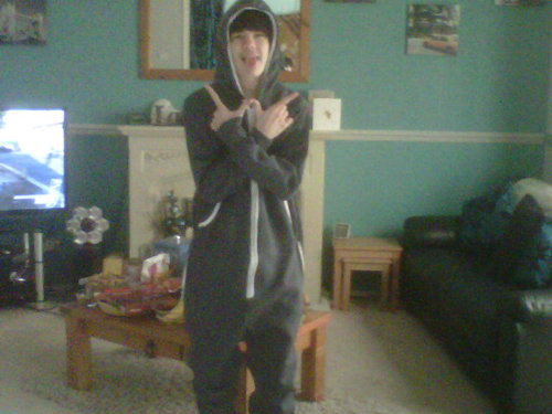 name: unknown
 age: 16
 job/school: school
  xbox/ps3: xbox forever