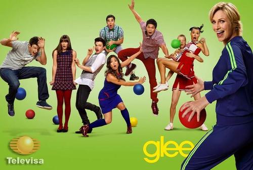 Todo lo de Glee lo encuentras aquí, follow back's a los Gleeks
