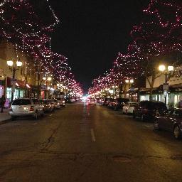 Shop local Elmhurst! We are a joint marketing cooperative of a great selection of Elmhurst small businesses.