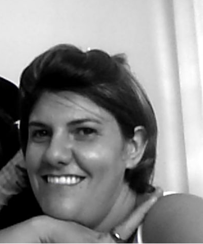 Sou muito feliz, amoo minha família.