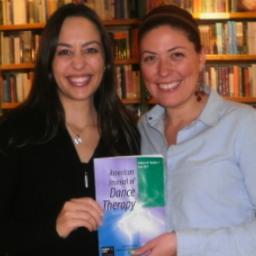 Círculo de Lectura Danza/Movimiento Terapia México. DMT Journal Club Mexico. Tweets by @zitadmt & @DanceMovTherapy