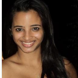 Noiva,20 anos ,Flamenguista,escorpiana,ciumenta,divertida .