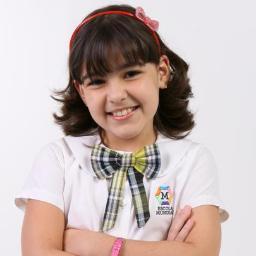 Ana vitoria zimmernna a atriz da novela carrossel que faz muitos sucessos em todo o brasil inteiro aninha deu valor os fãns e a sua grande carreira de gravar .