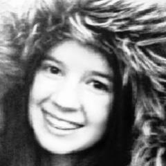 Primero los míos, después yo. · ¿Callarme lo que pienso? ¿Desde cuando? · Hay quien dice que enamorarse de tontos, así que supongo que la más tonta aquí soy yo.
