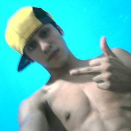 So um cara humilde e firmeza,danço free step,hip hop,electro dance,odeio pessoas desumildes se quiser saber mais segue eu ae fei U_U http://t.co/d1qEOfqCIi