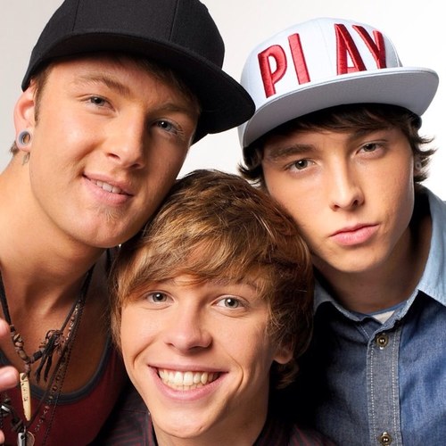 hashtagemblem3's profile picture. Let's take a trip to sunset blvd in the city of stars. The city of planet lights and stary eyes. Welcome to the city of angels. ⭐