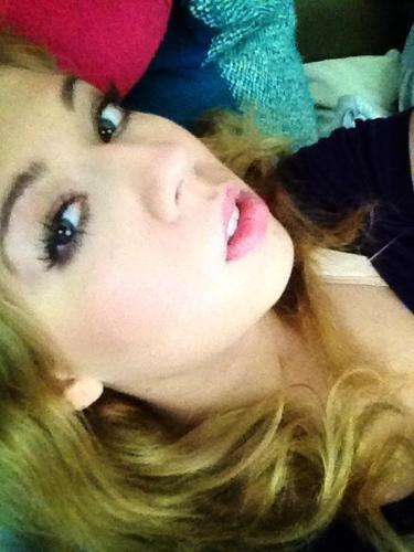 SamxBennetx's profile picture. || 16 || Sophmore || Singing, Astronomy, Culinary Arts and Archery || Bisexual || I'm engaged to Jennifer, if you touch her I will break all your bones ||