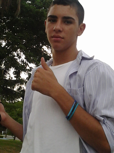 gosto de futebol,praia e amooo minha namorada