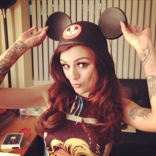 This is a @CherLloyd fan account #Brat follow for pictures, tweets and generall great things of cher!!!
