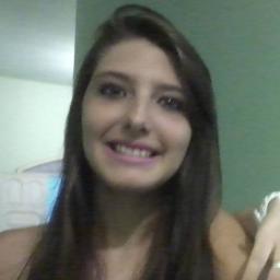 14 anos, flamenguista,chata,animada,palhaça,feliiz, sincera,alegre,atentada,escandaloza,desastrada,ciumenta,teimosa..! Só conhecendo pra saber melhor ^,^