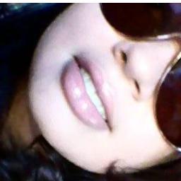 uma moça alegre , simpatica e que adora curtir a vida .. prazer EU