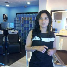 Peluquería y estética en Fco. Largo Caballero, 11 Bajo. Nuestro tfno: 881.888.152. Ven a conocernos.