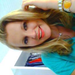 Nunca é tarde para recomeços. Pior que errar é não querer mudar.