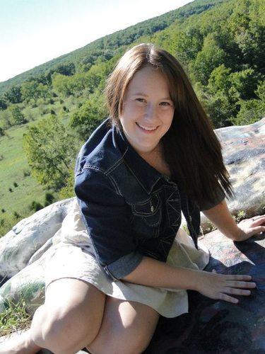 Karon_13's profile picture. Im a Senior! :) I love to hang out with friends and family. :)