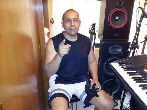 Feliz padre de familia y esposo, workaholic engineer & sportaholic. Músico aficionado.