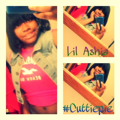 Beautiful,smart,singgle nd follow meh nd mu sissy @suck_on_dem