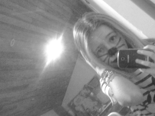 I am Directioner ! Me gusta salir con miis amig@s ! Y hablar de miis IDOLOS !!! ( One Direction ) !!!