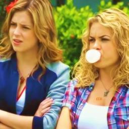 @lua_blanco @melfronckowiak @sophiaabrahao minhas tres princessas amoo vcs de montao.