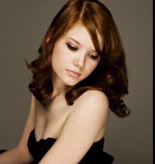 Grown up.Half human,half vampire my mother is #Bella and my father #EdwardCullen #Jacob will protect me and so will my family! I love them all! [RP] [single]