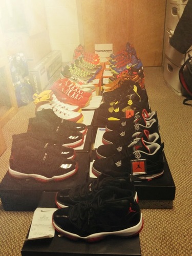 I don't own any of these shoes. Email binhtunguyen0902@gmail.com to know how to get posted! Check out @sneakersmarket on Instagram for sick kicks!