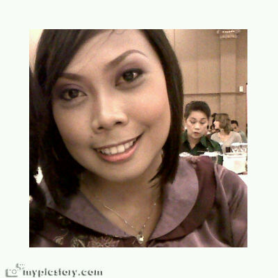 vivi_noviyanti's profile picture. Life is never fLat