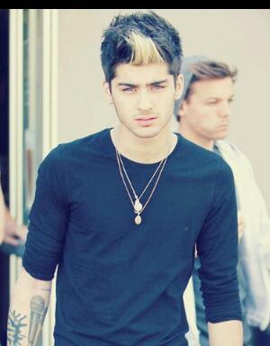 No seas lo que los demás esperan vive lo que tu deseas. Directioner, arianator, harmonizer follow back :)