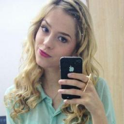 Vou caçar mais de um milhao de vagalumes por ai, pra te ver sorrir eu posso colorir o ceu de outra cor Te amo Tiru @sophiaabrahao! Madrinha: @Forever_Arthur_
