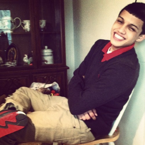 18| Senior at Mac|6'1 Just follow (;