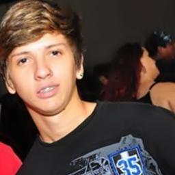 chato, ignorante, metido, irônico, dramático, egoísta Prazer Flavio Rocha Coentrão :]