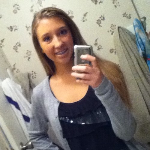 My name is Skylar Danielle Queen. I love spendin time with my friends and family, i love them all. I am taken and will be for awhile by Jacob Allen Carroll 3
