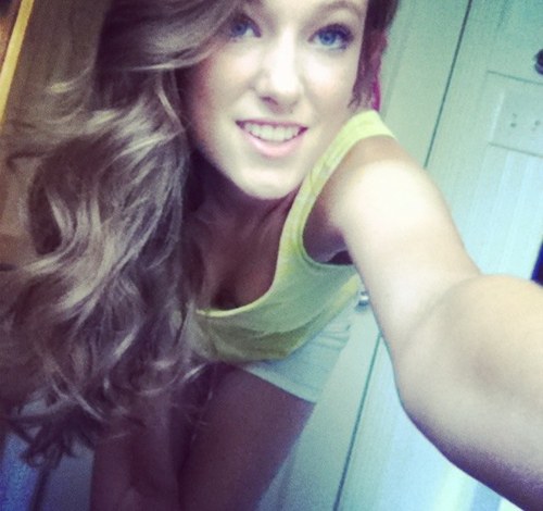 LyricsByHarmony's profile picture. im a 17 year old singer/songwriter. i use this account to brainstorm lyrics, so they are ALL original! xoxoxoxxxx