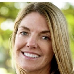Licensed therapist, coach, adoption expert, and script/creative consultant. #adoption #adoptee #wellness #healing #EMDR 
Say hello: lesli@askadoption.com