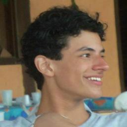 Muleque chato, fofo, lindo, teimoso, irritante e dramático.. Um ótimo amigo! hahaha Love u! bjs Isabella fofa @icmrebel