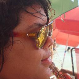 sou fã july nepo fiz um fã clube para ela pois amo muito ela
