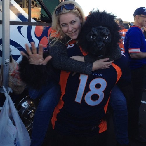 Lisepoi's profile picture. Well, I got me a fine wife, I got me old fiddle
When the sun's comin' up I got cakes on the griddle
Life ain't nothin' but a funny, funny riddle..