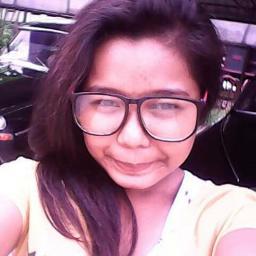 if u all tweet me..iwill tweet u back.../\88.,lovely gurl...sensitif gurl....funy gurl and kiut..hehe..//smsm15''/popoi