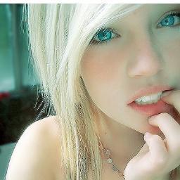 I'm 16. I like ice cream, dancing, all things kawaii. #swiftie4life #jelena #ajukugirls #beaster