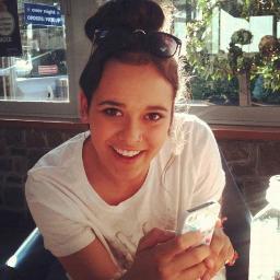 francesca, 15 years of age, bred in the beautiful christchurch, half kiwi, half auzzie, and one hundred percent directioner. @Real_BabyLux follows :)