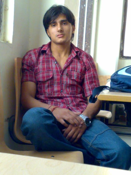 deswalkuldeep's profile picture. 